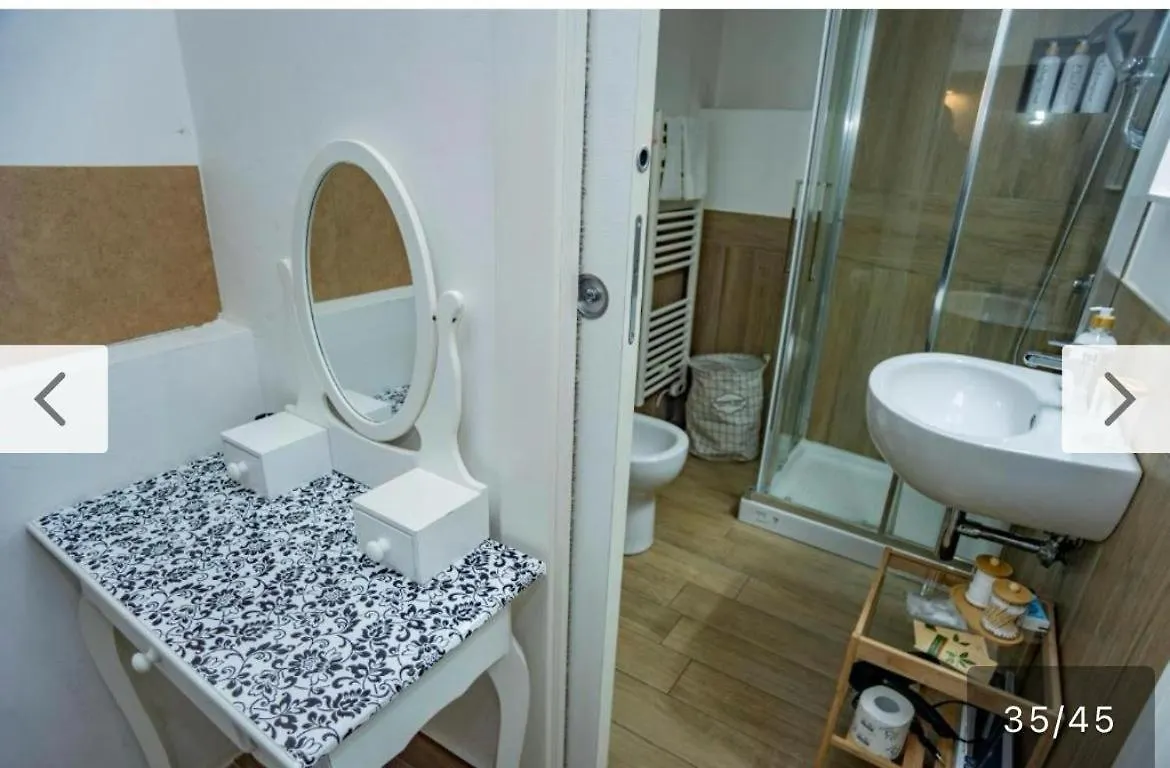 Guest house Katane Room'S Catania Italy